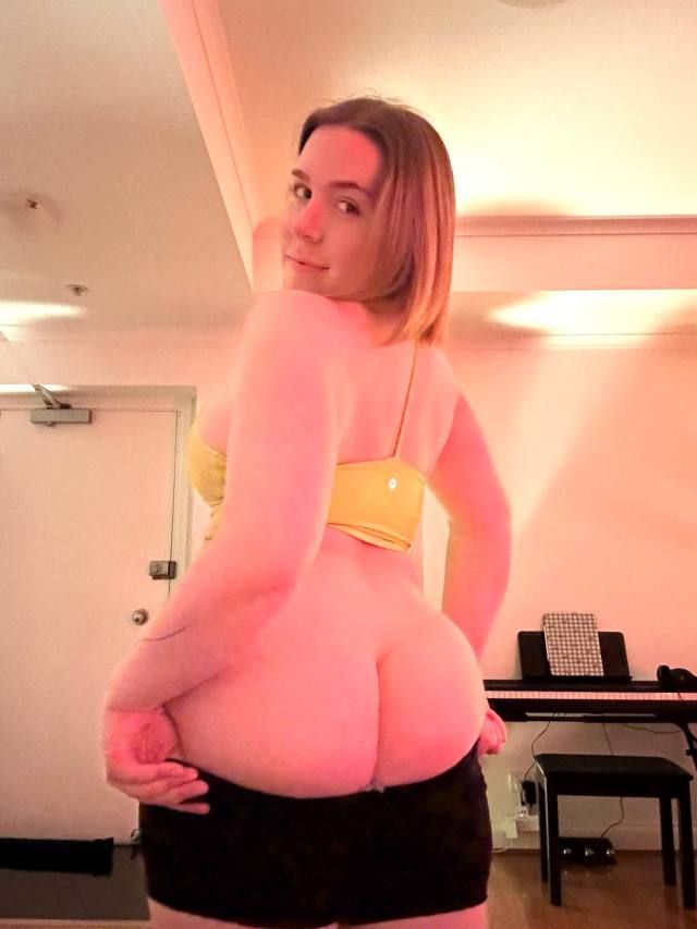 I’m wet 💦ready for hot sex 💦💦 - Image 2